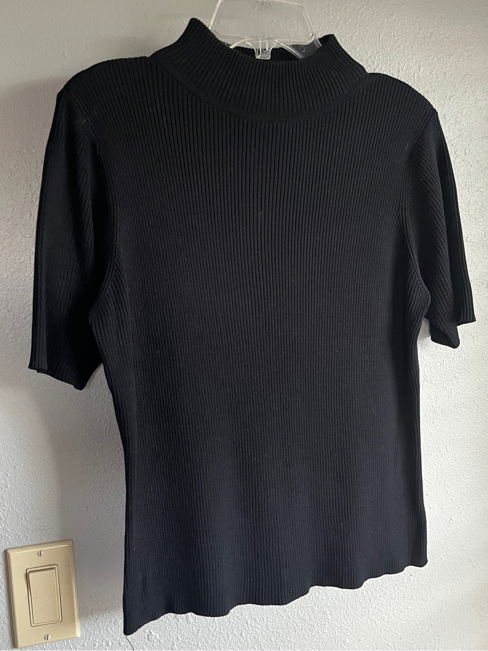Preston & York Black Ribbed Mock-Neck Short Sleeve Tee